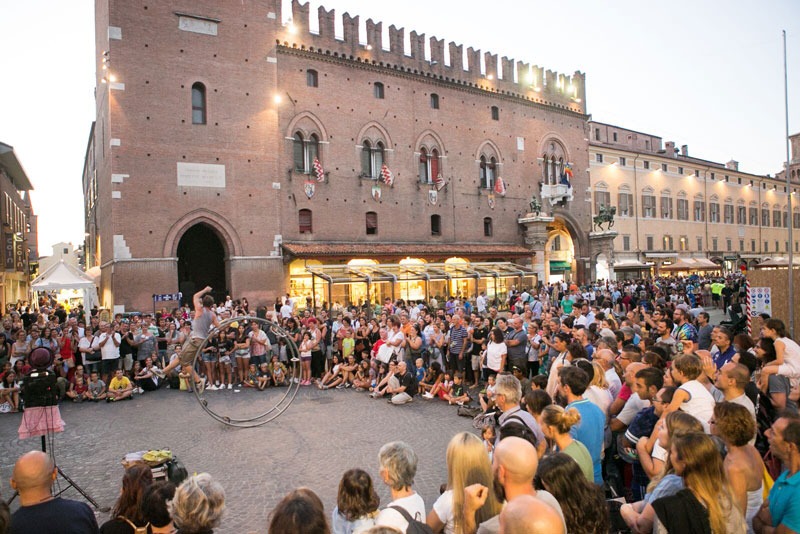 Scopri di più sull'articolo Ferrara Buskers Festival, tra cultura e spettacolo