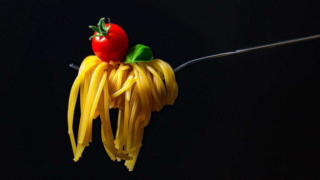 Cucinare la pasta al pomodoro per abbassare la glicemia: 4 infallibili trucchetti dei medici