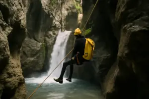 Dove si pratica il canyoning in Italia? Le gole spettacolari che pochi conoscono per emozioni uniche